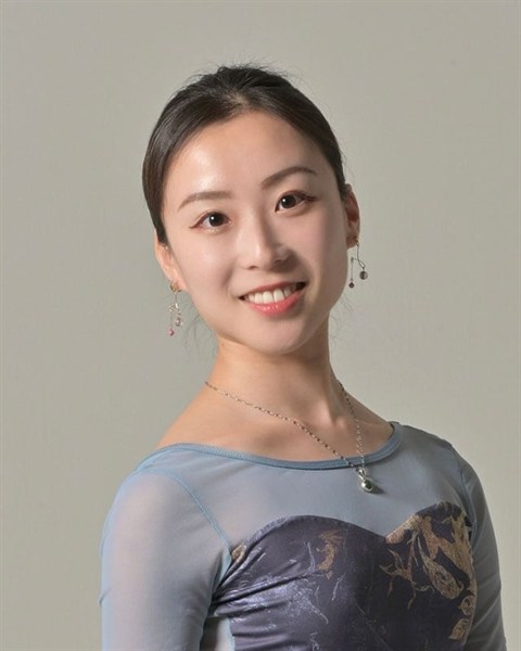 講師・酒井友美先生のポートレート